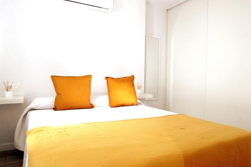 San Bartolomé Newly Refurbished Beachfront Apartment. מראה חיצוני תמונה
